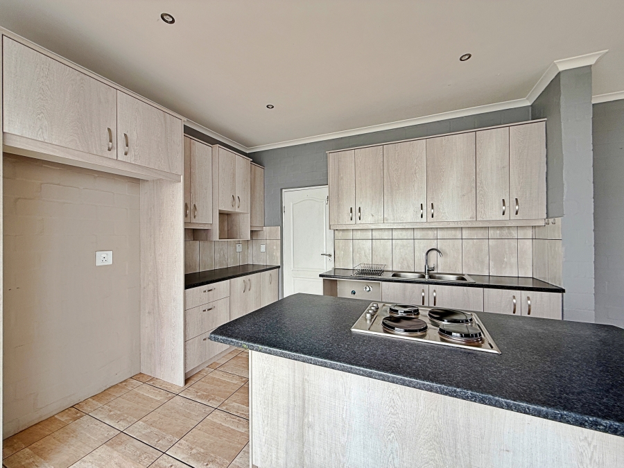 To Let 3 Bedroom Property for Rent in Blue Lagoon Western Cape